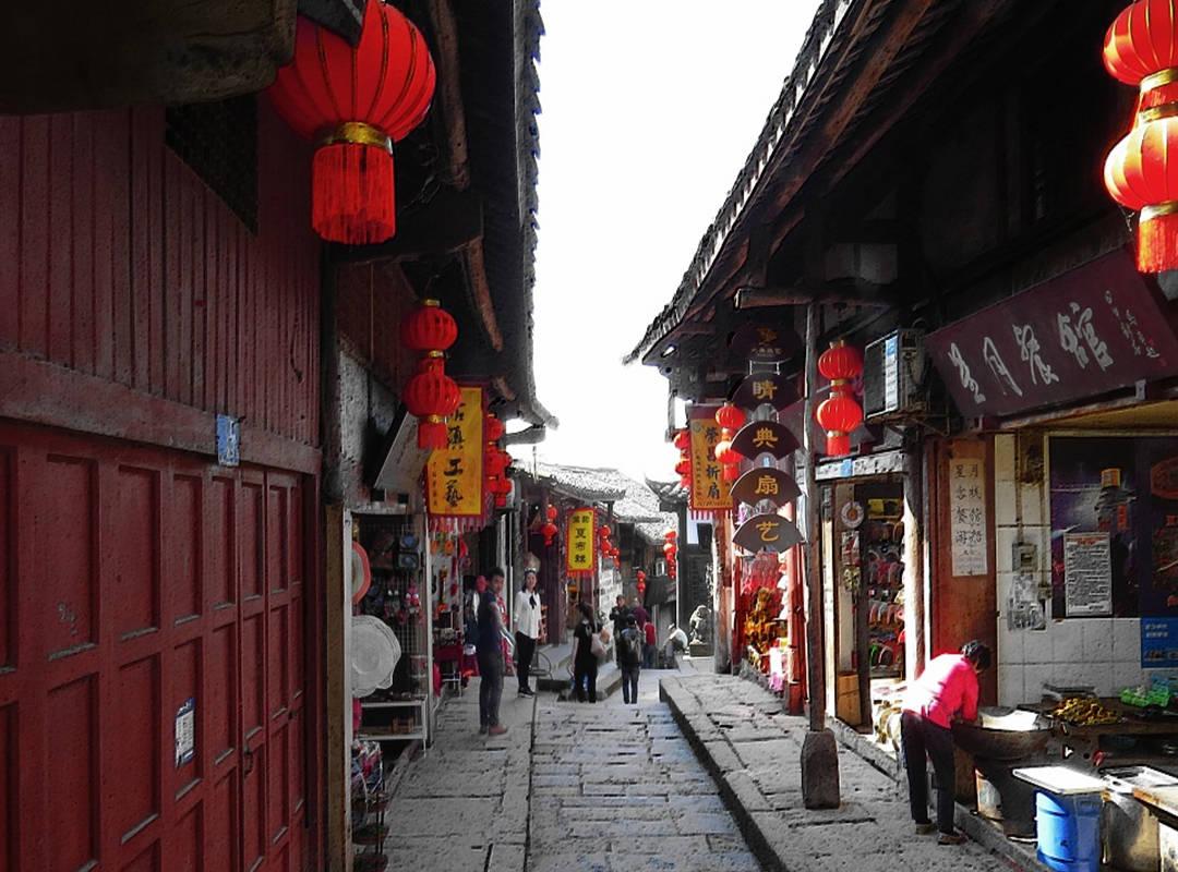 白酒板块持续低迷 贵州茅台盘内跌破1600元